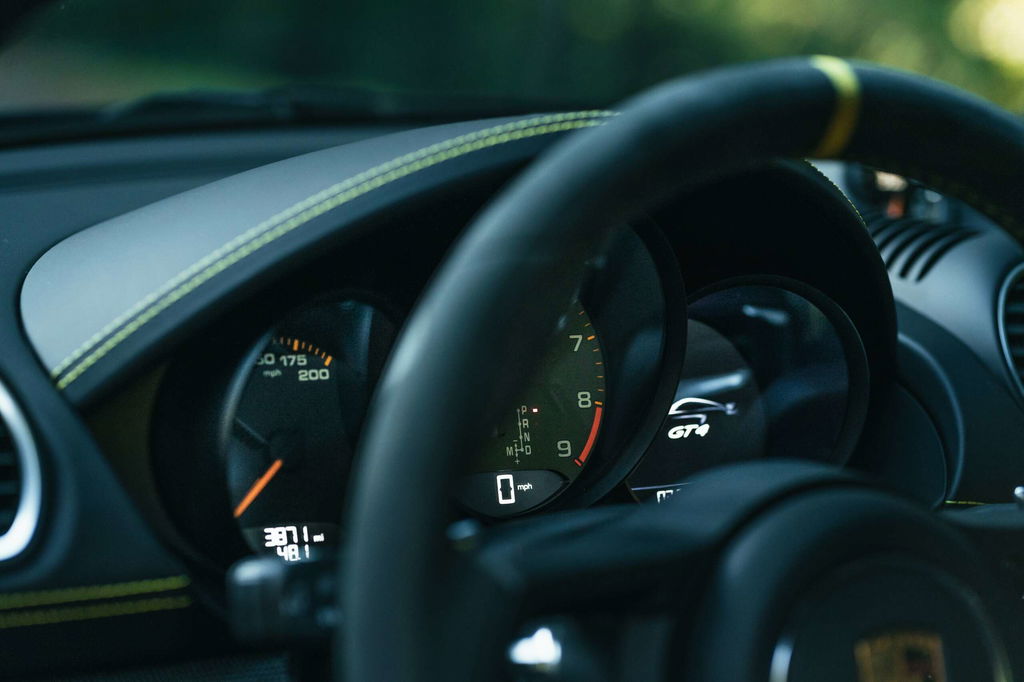 Porsche 718 Cayman GT4