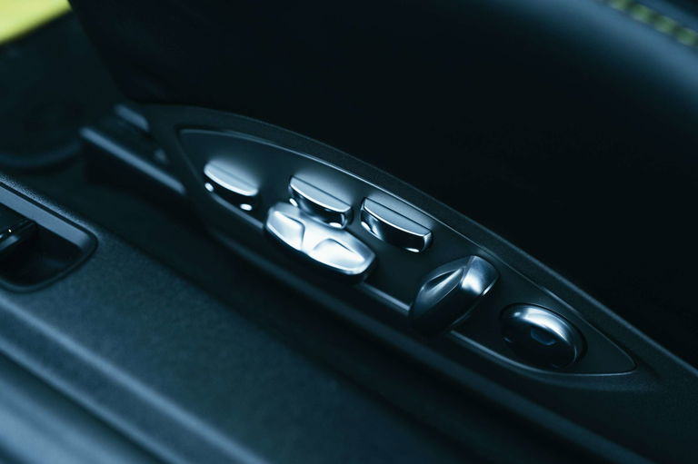 Porsche 718 Cayman GT4