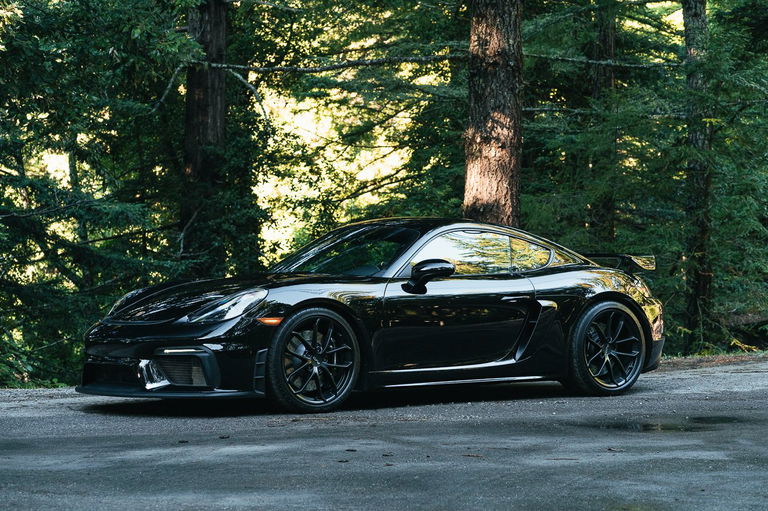 Porsche 718 Cayman GT4