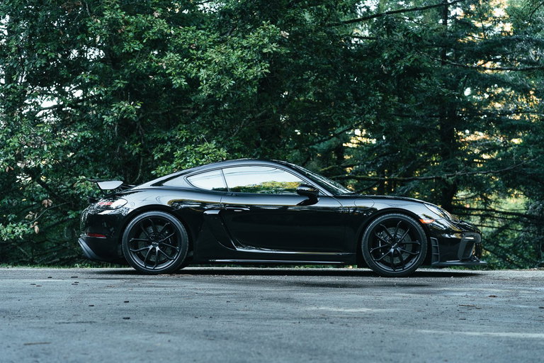 Porsche 718 Cayman GT4
