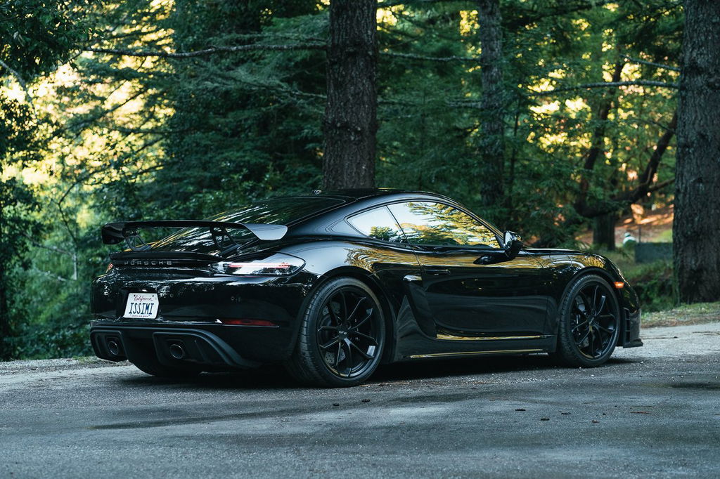 Porsche 718 Cayman GT4