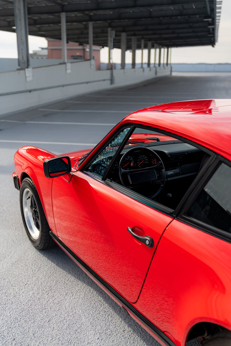 Porsche 911 Carrera 3.2 (US)