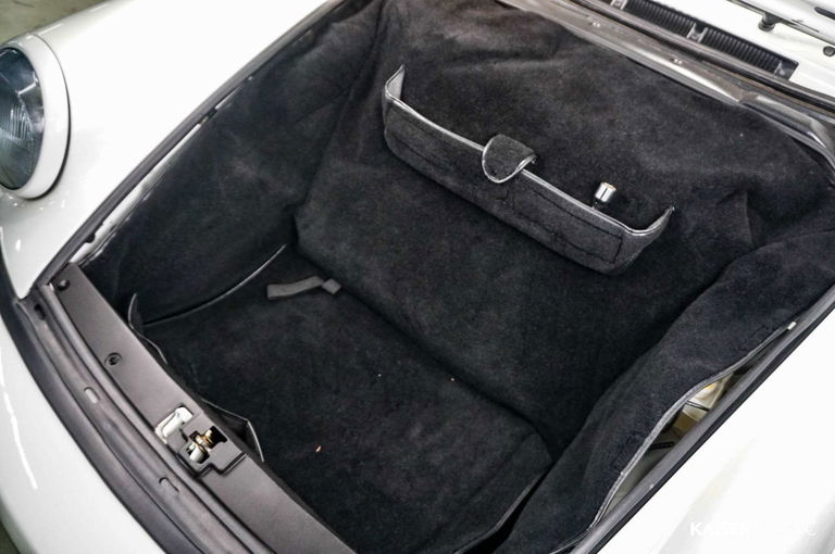 Porsche 964 Carrera 2 Speedster