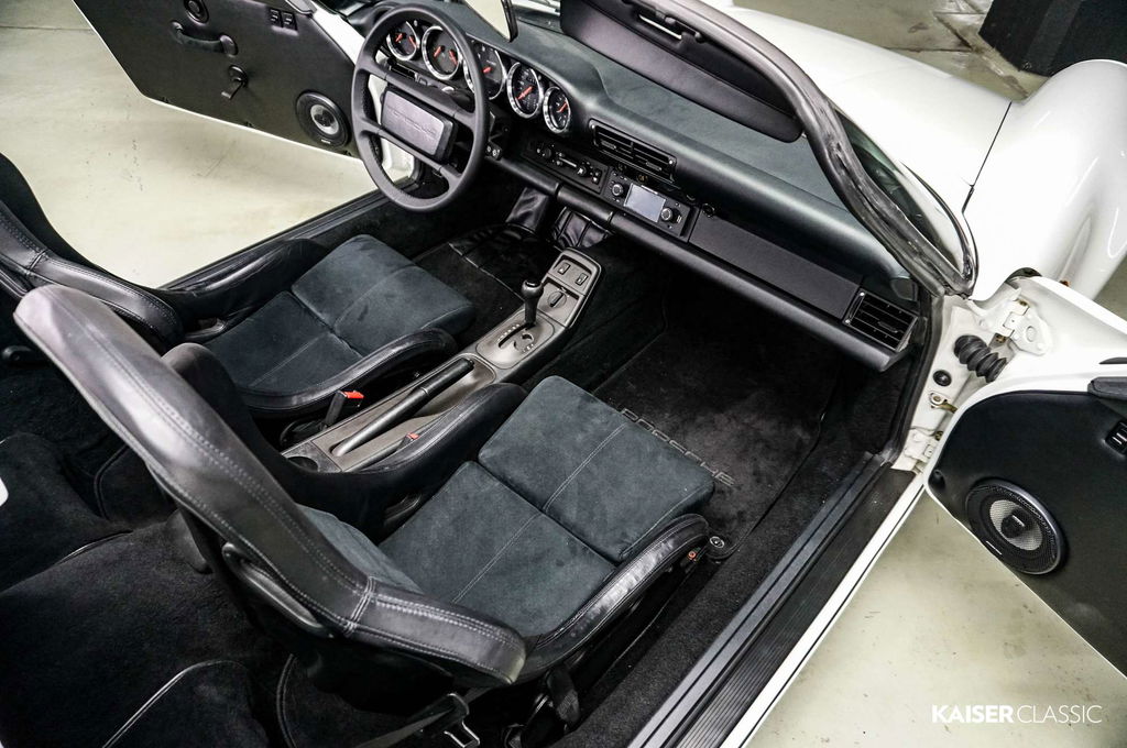 Porsche 964 Carrera 2 Speedster