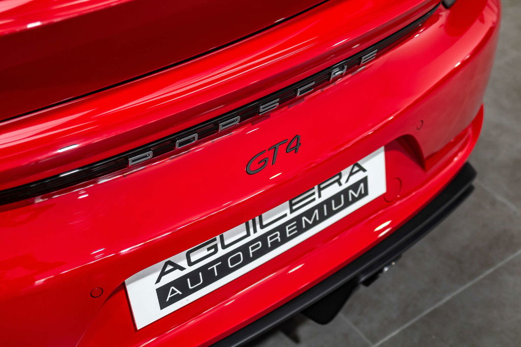Porsche 718 Cayman GT4