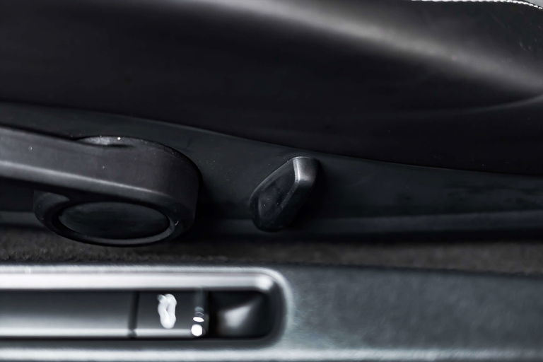 Porsche 718 Cayman GT4