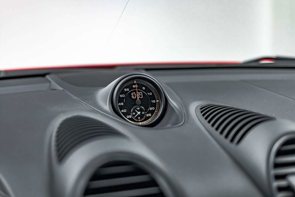 Porsche 718 Cayman GT4