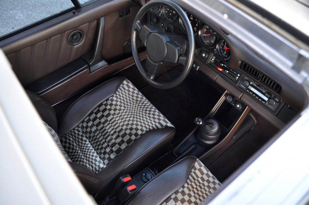 Porsche 911 Turbo 3.3