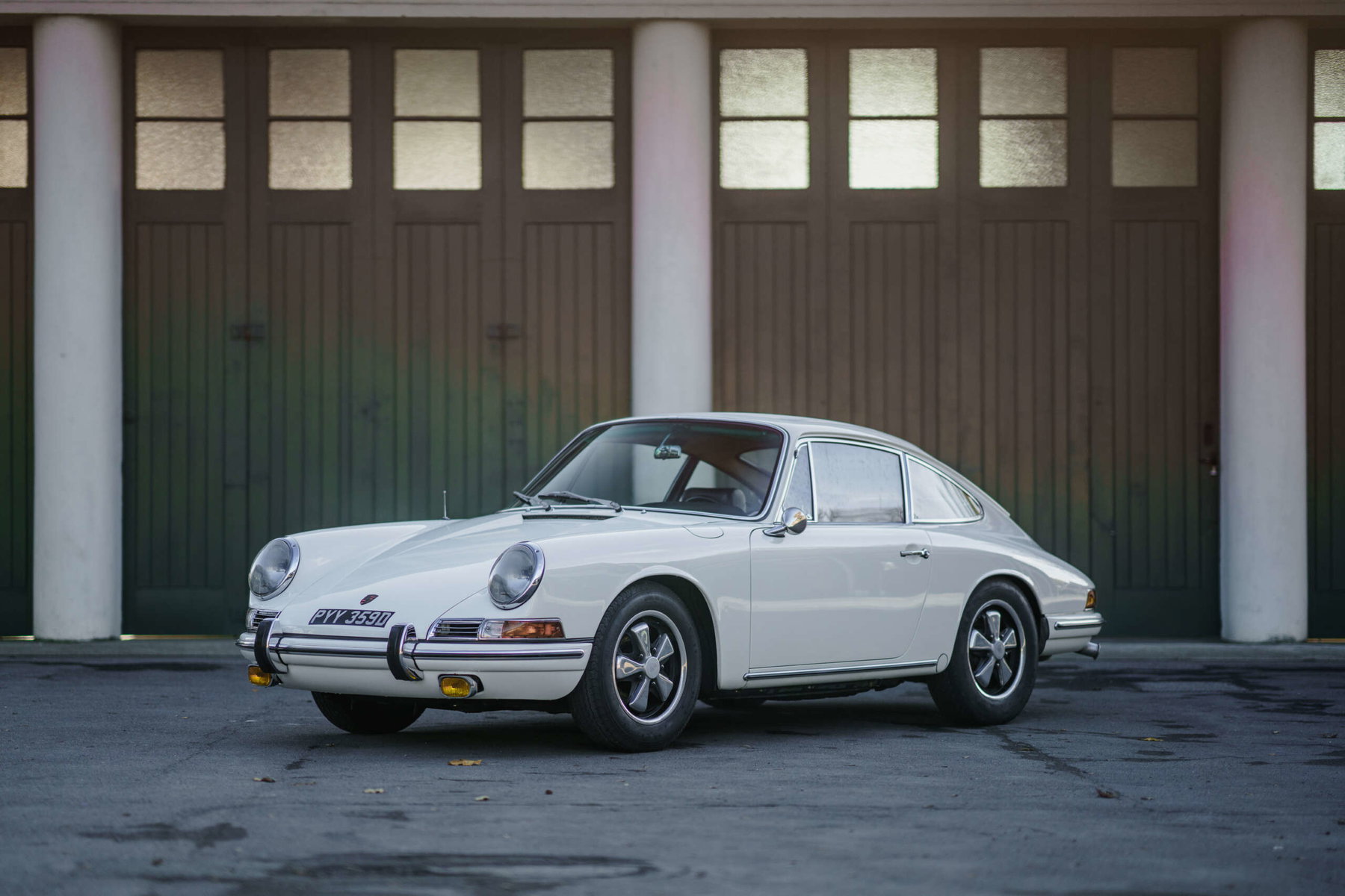 Porsche 911 (F-Modell) 1966 - elferspot.com - Marketplace for
