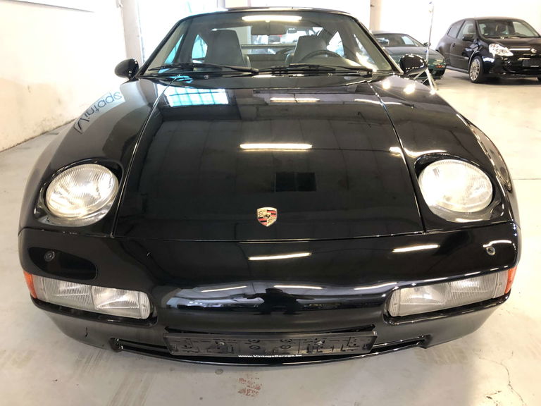 Porsche 928 S4