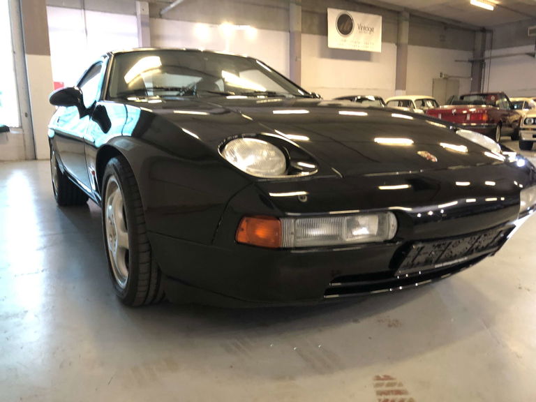 Porsche 928 S4