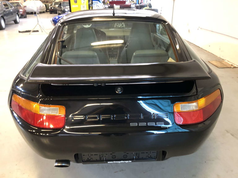 Porsche 928 S4