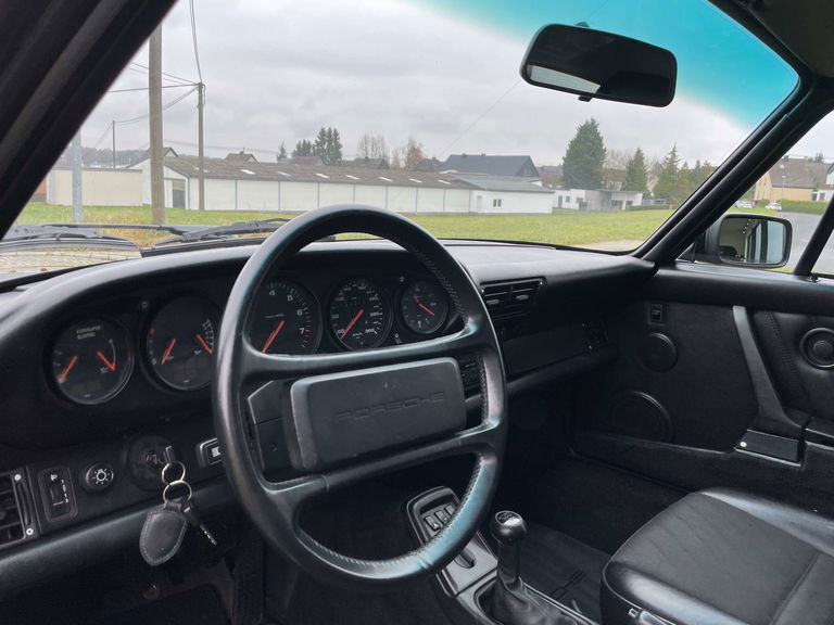 Porsche 964 Carrera 4