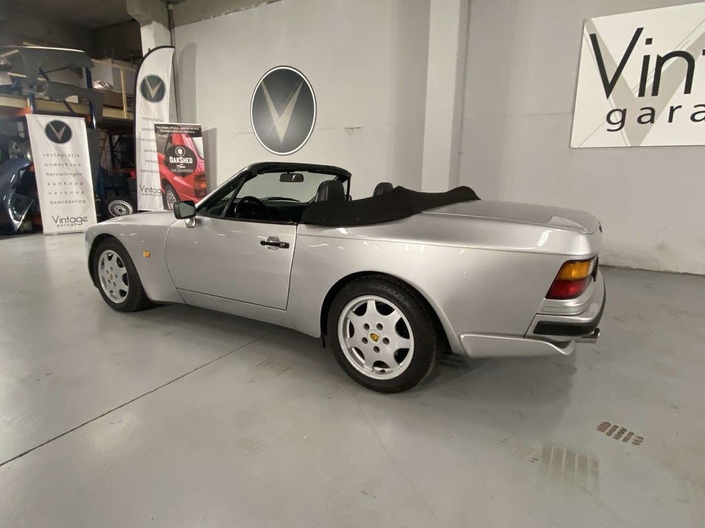 Porsche 944 Turbo Cabriolet