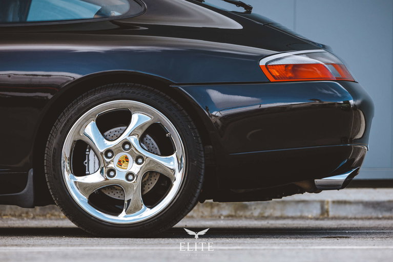 Porsche 996 Carrera 4 Millennium Edition