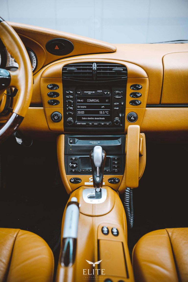 Porsche 996 Carrera 4 Millennium Edition