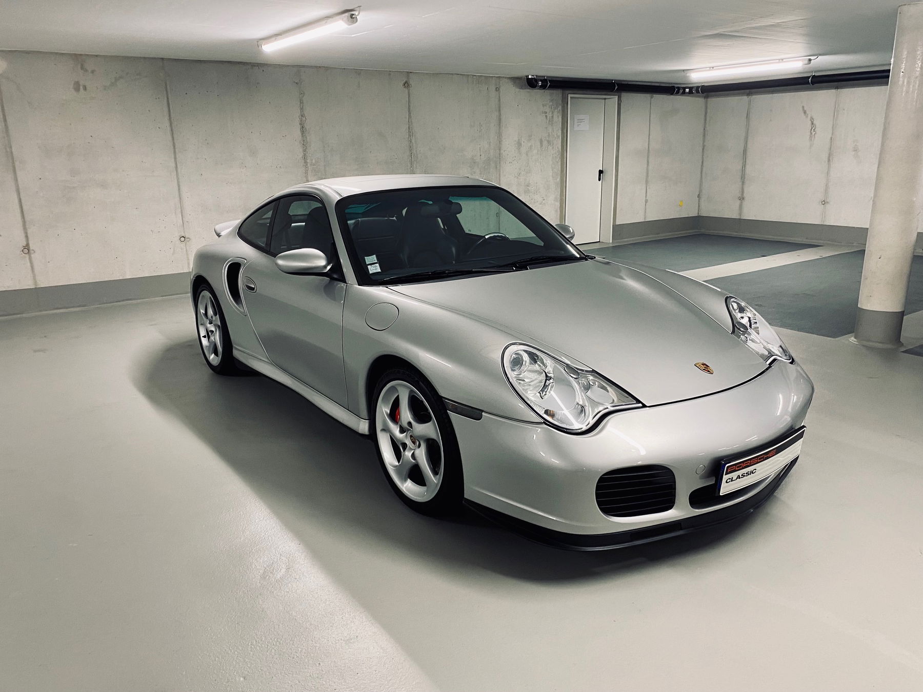 Porsche 996 Turbo 2004 - elferspot.com - Marketplace for Porsche