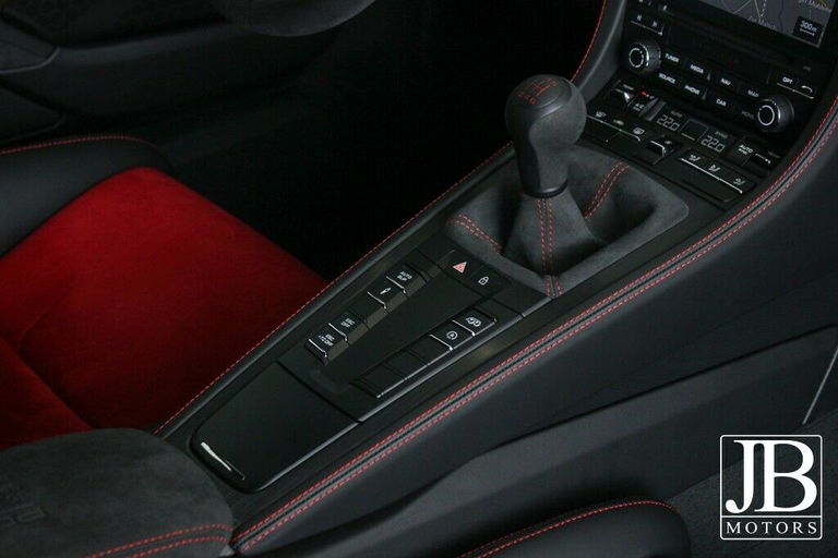 Porsche 718 Cayman GT4 Sports Cup Edition