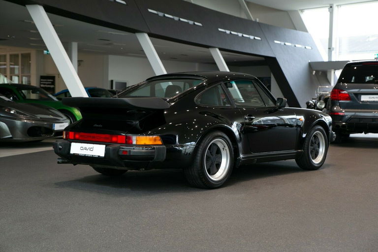 Porsche 911 Turbo 3.3