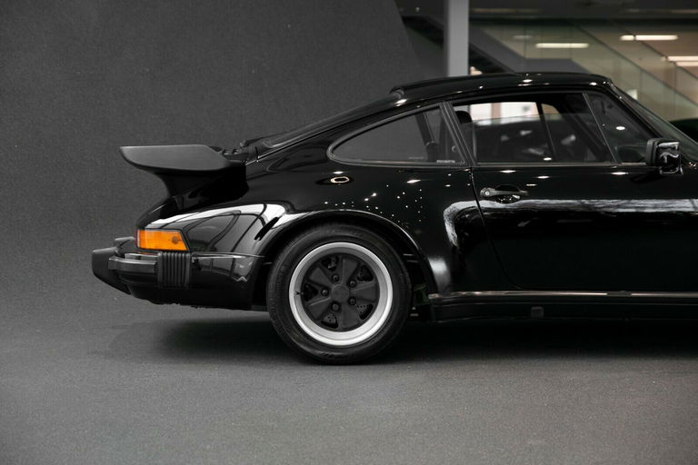 Porsche 911 Turbo 3.3