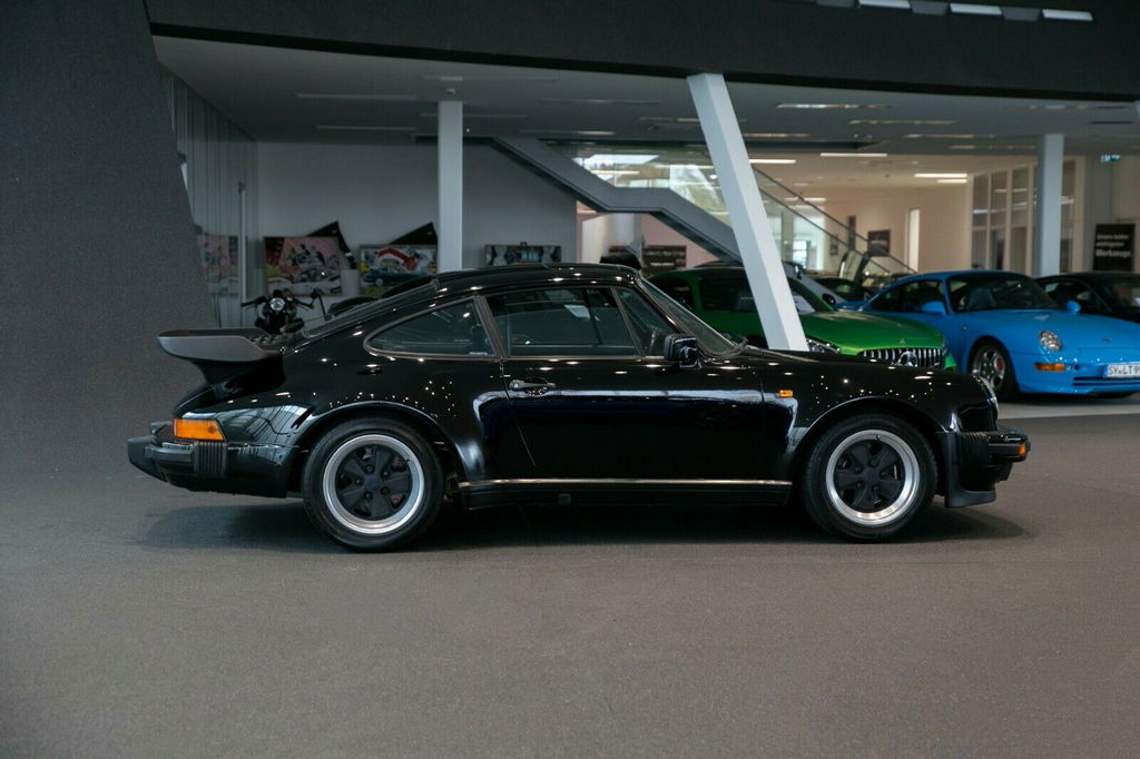 Porsche 911 Turbo 3.3