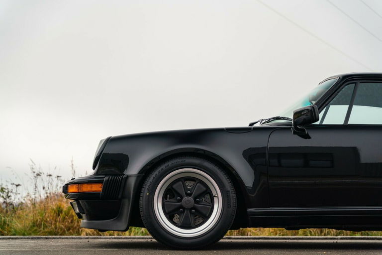 Porsche 911 Turbo 3.3 (US)
