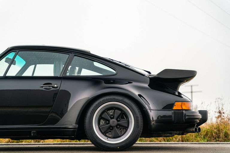 Porsche 911 Turbo 3.3 (US)