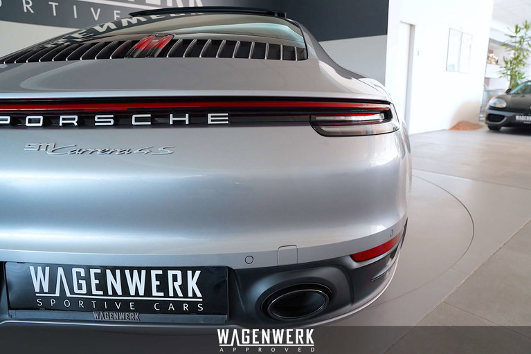 Porsche 992 Carrera 4S