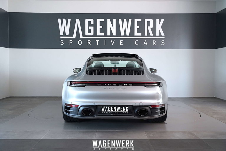 Porsche 992 Carrera 4S
