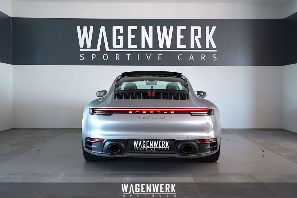 Porsche 992 Carrera 4S