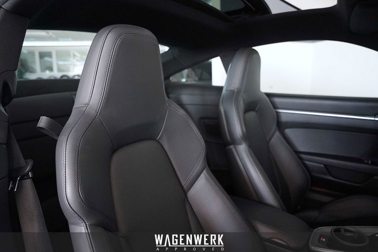 Porsche 992 Carrera 4S