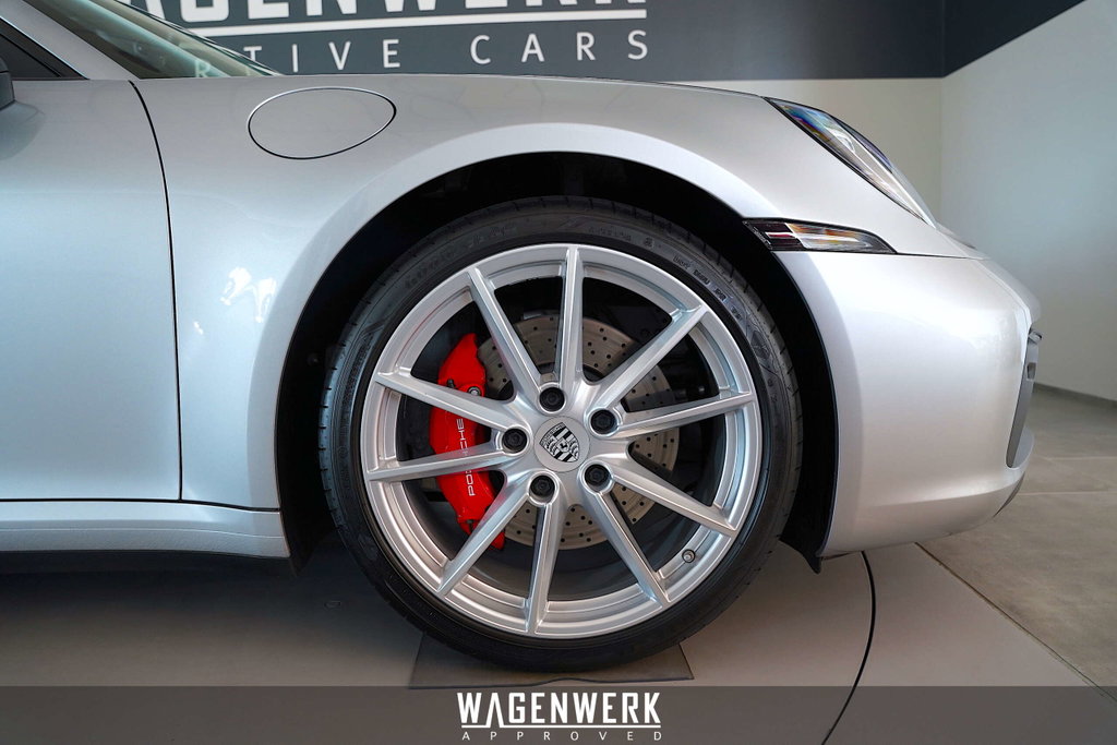 Porsche 992 Carrera 4S