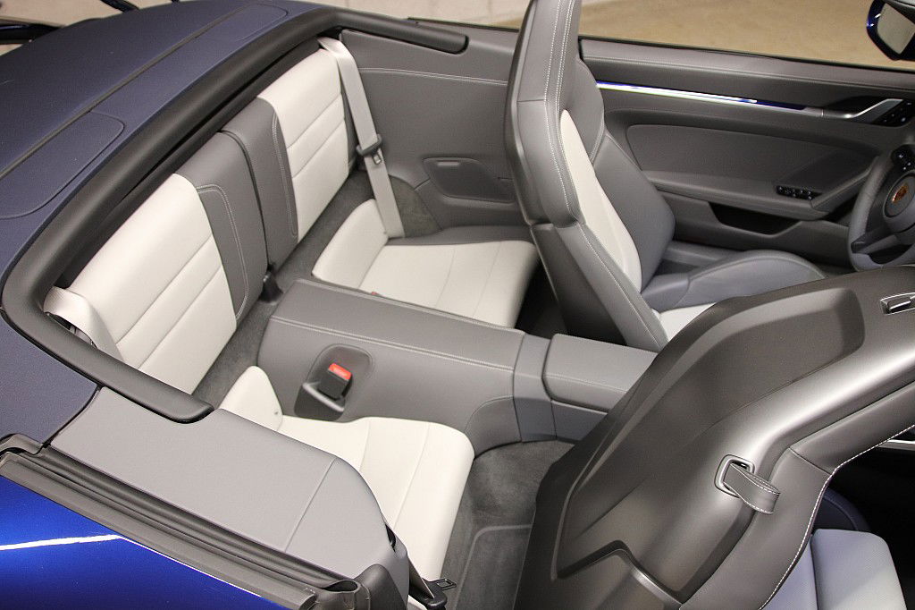 Porsche 992 Carrera 4S