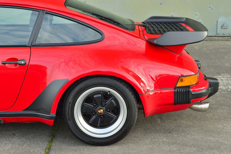 Porsche 911 Carrera 3.2 Supersport