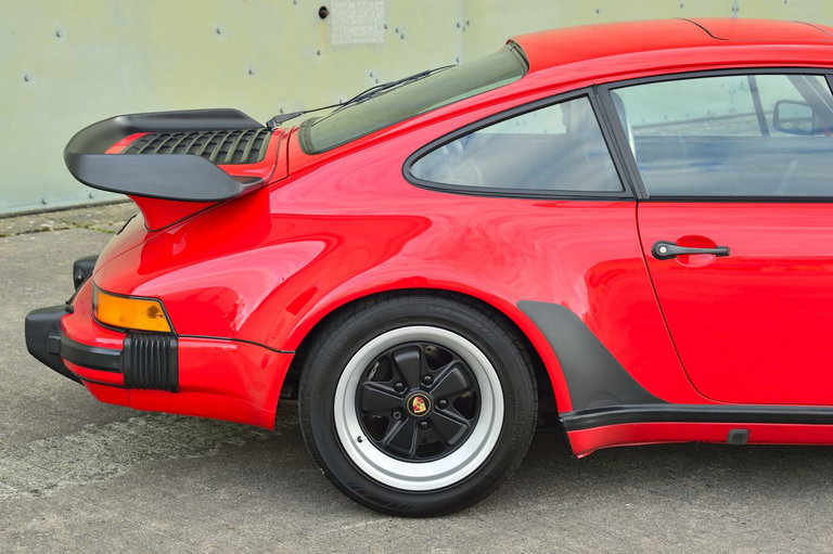 Porsche 911 Carrera 3.2 Supersport