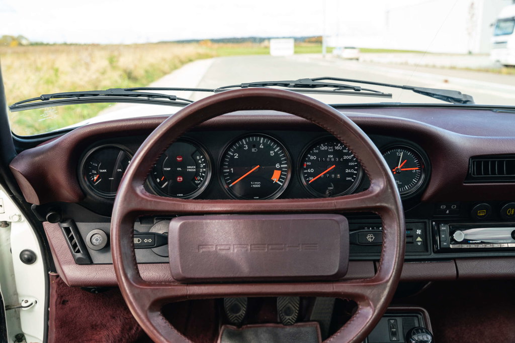 Porsche 911 Carrera 3.2