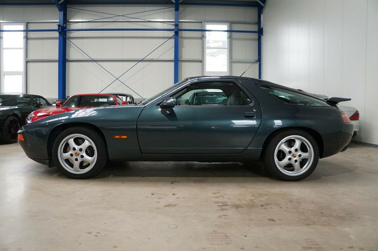 Porsche 928 GTS