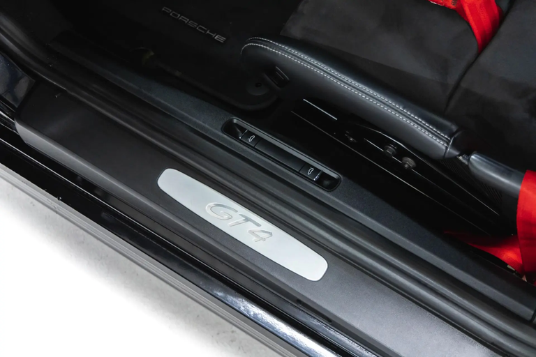 Porsche 981 Cayman GT4