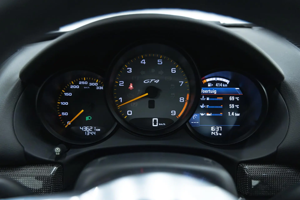 Porsche 981 Cayman GT4
