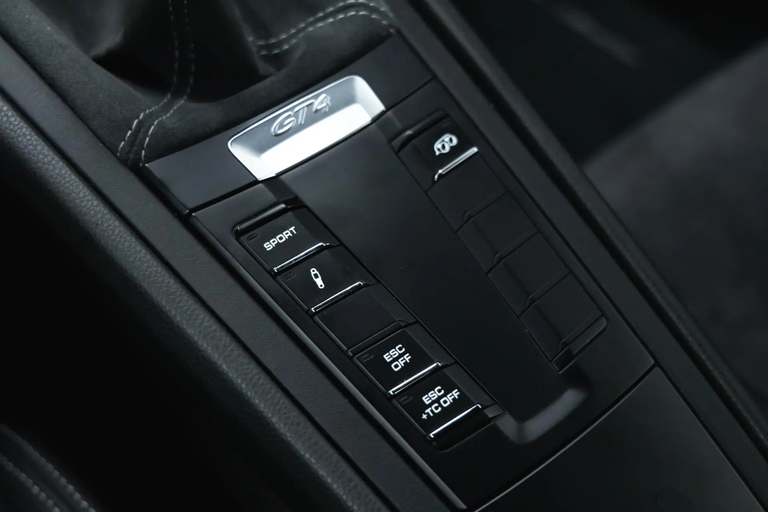 Porsche 981 Cayman GT4