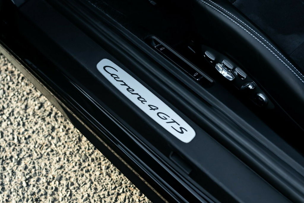 Porsche 991 Carrera 4 GTS