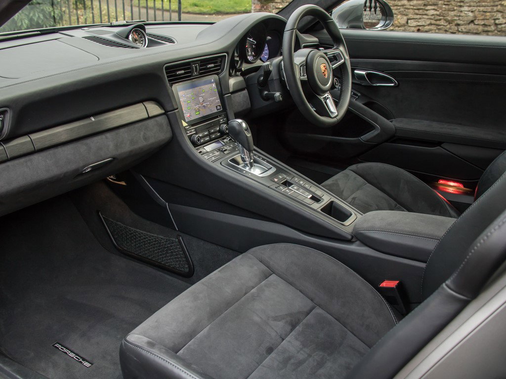 Porsche 991.2 Carrera 4 GTS