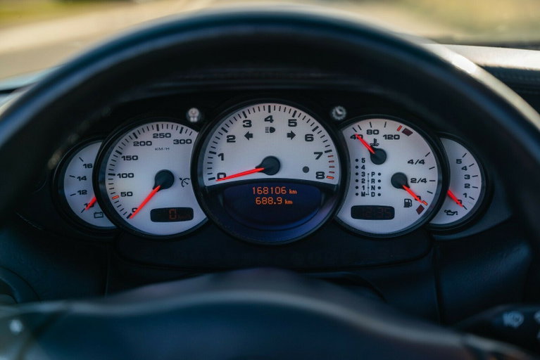 Porsche 996 Carrera 4