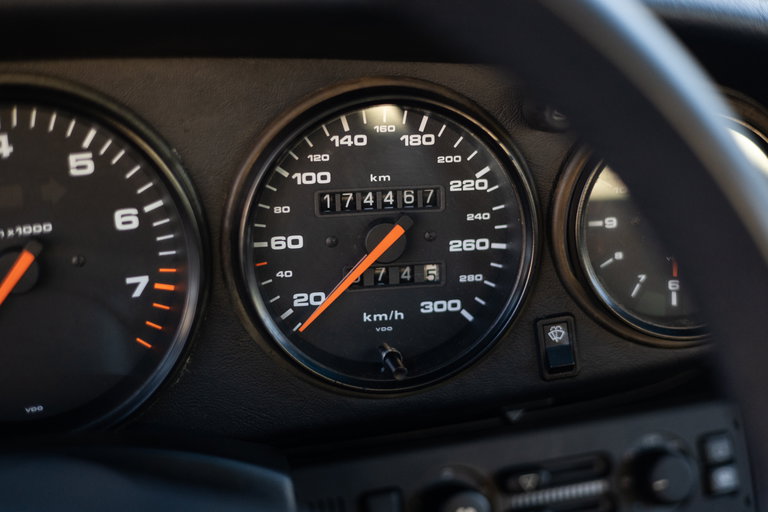 Porsche 964 Carrera 4