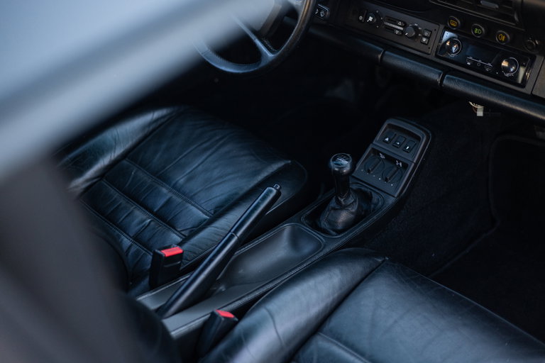 Porsche 964 Carrera 4