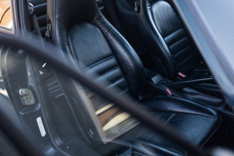 Porsche 964 Carrera 4