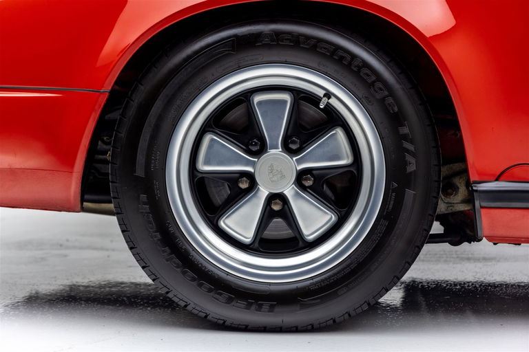 Porsche 911 Carrera 3.2 (US)