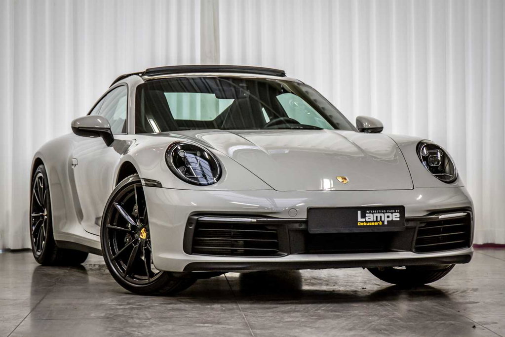 Porsche 992 Carrera