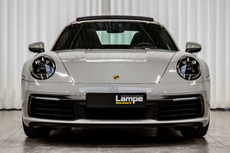 Porsche 992 Carrera