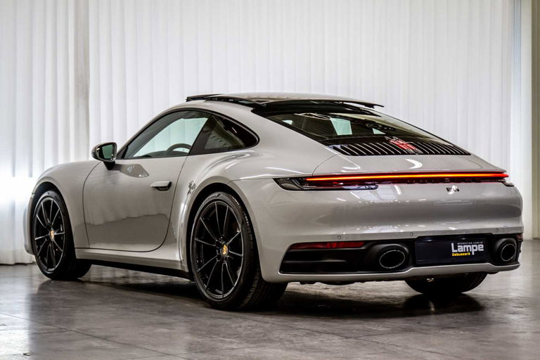 Porsche 992 Carrera